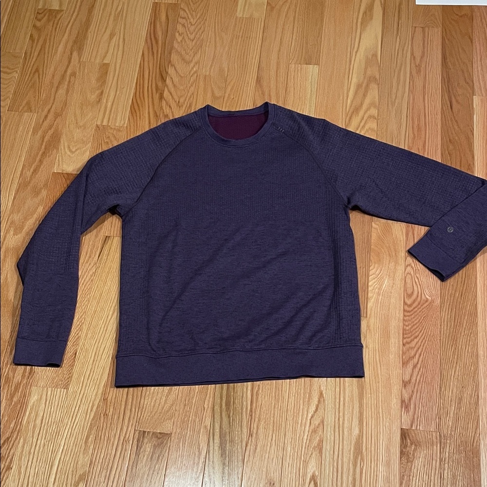 Engineered warmth long sleeve crew by Lululemon
Only air dried never in dryer